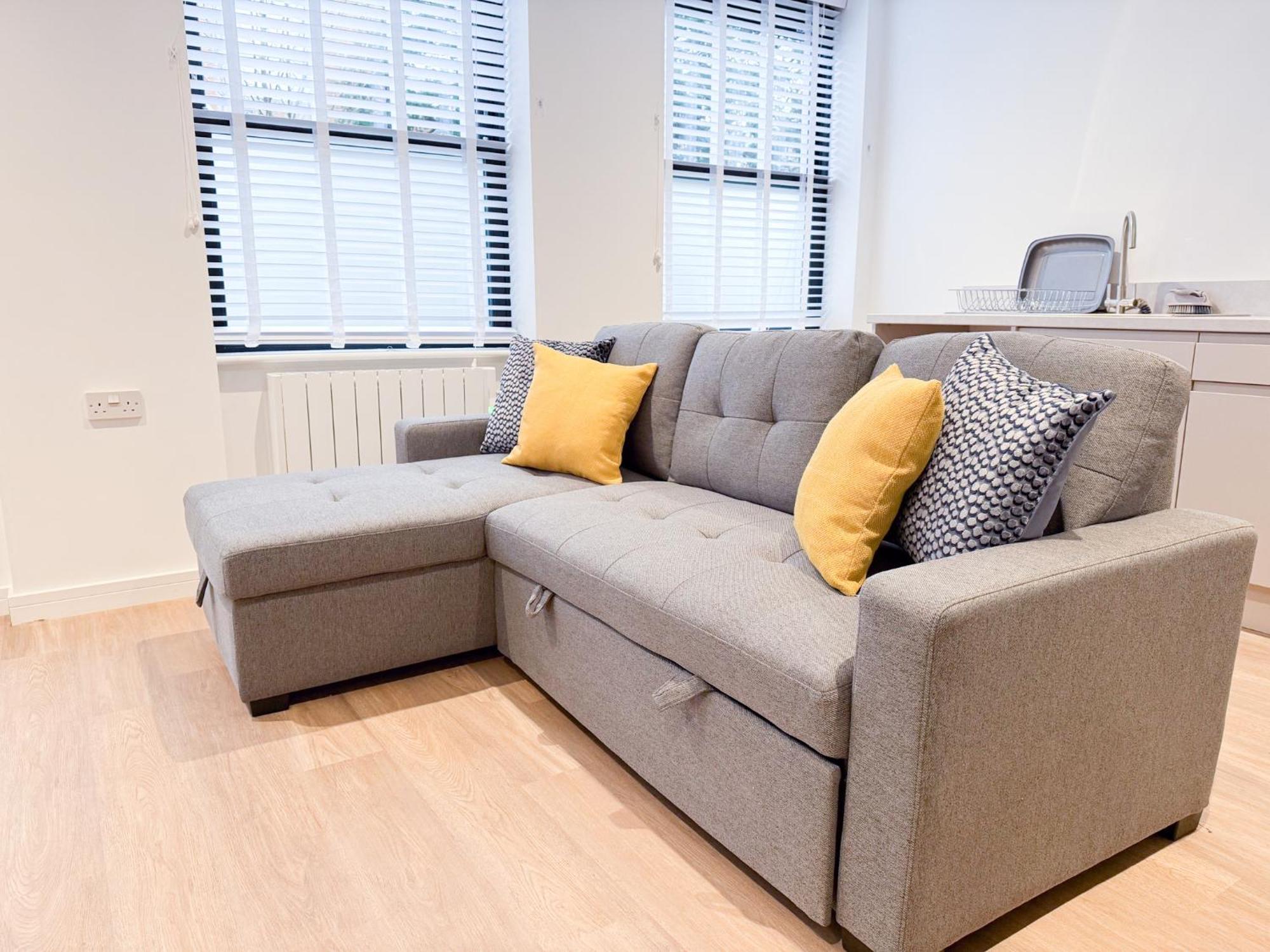 Spacious Modern 1 Bed Apartments In St Neots - Perfect For Contractors & Professionals - Free Parking - Wifi - Fully Equipped Kitchen - Smart Tv Ideal For Work Stays And Long Projects Exteriér fotografie