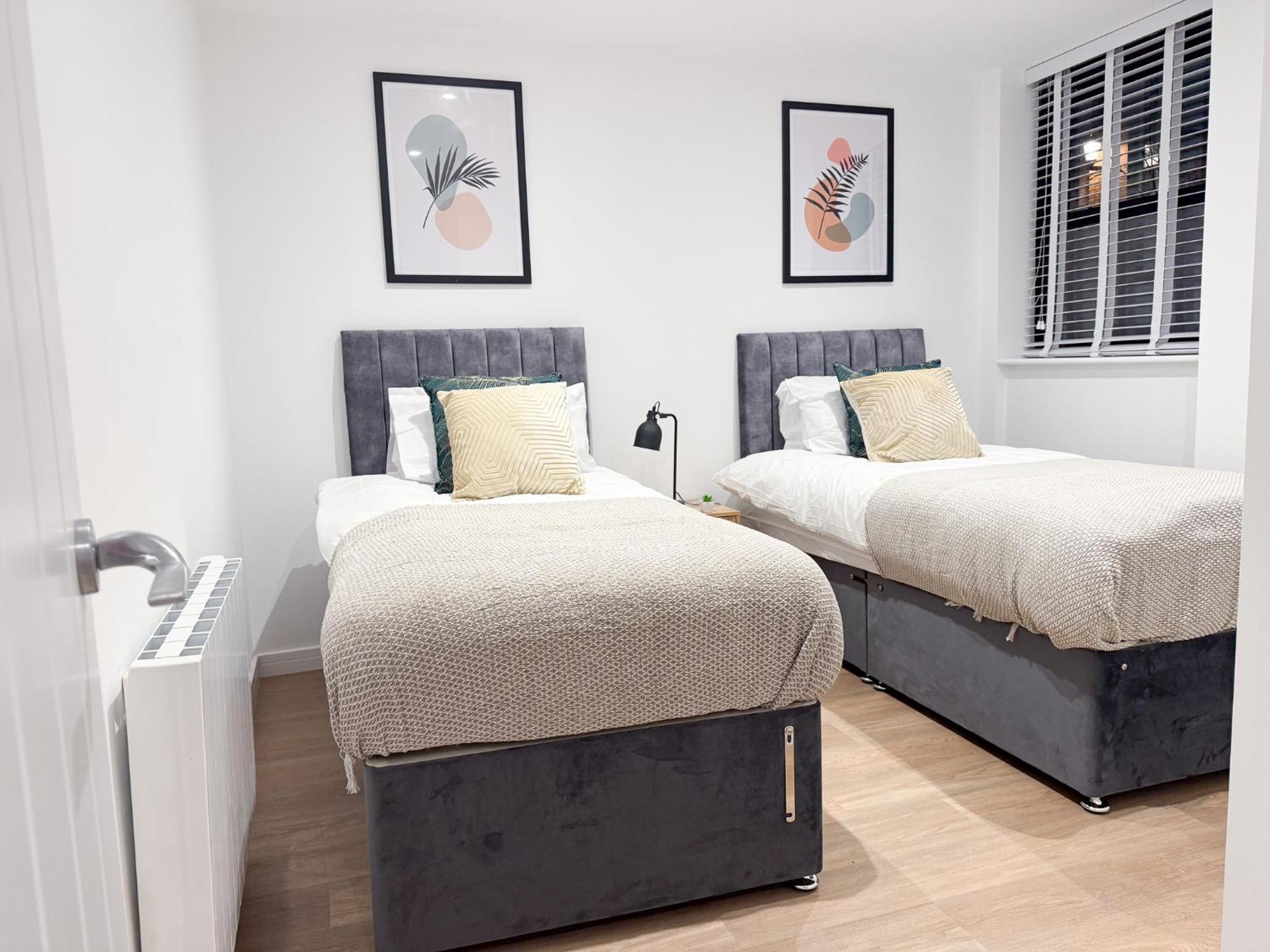 Spacious Modern 1 Bed Apartments In St Neots - Perfect For Contractors & Professionals - Free Parking - Wifi - Fully Equipped Kitchen - Smart Tv Ideal For Work Stays And Long Projects Exteriér fotografie