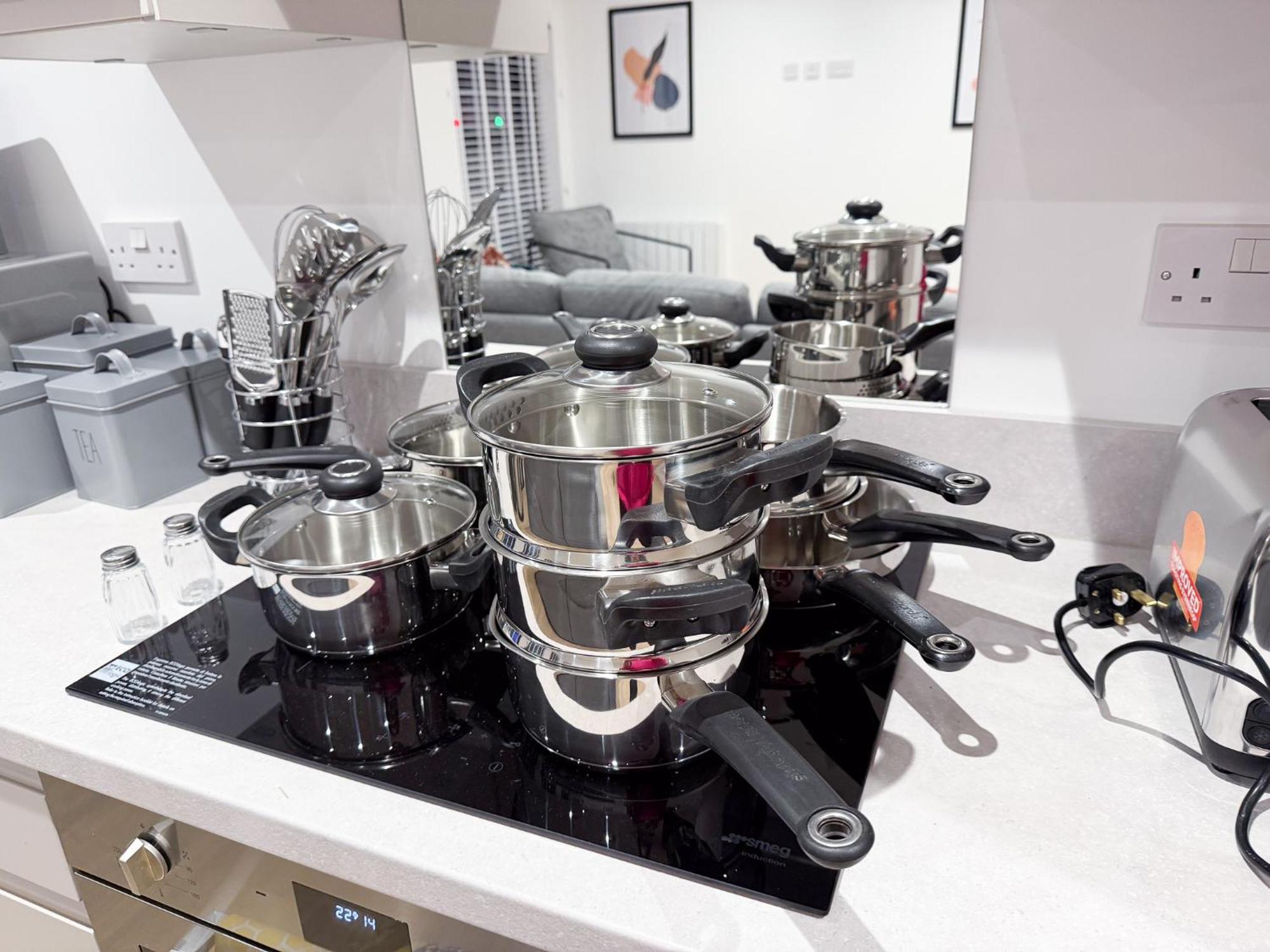Spacious Modern 1 Bed Apartments In St Neots - Perfect For Contractors & Professionals - Free Parking - Wifi - Fully Equipped Kitchen - Smart Tv Ideal For Work Stays And Long Projects Exteriér fotografie