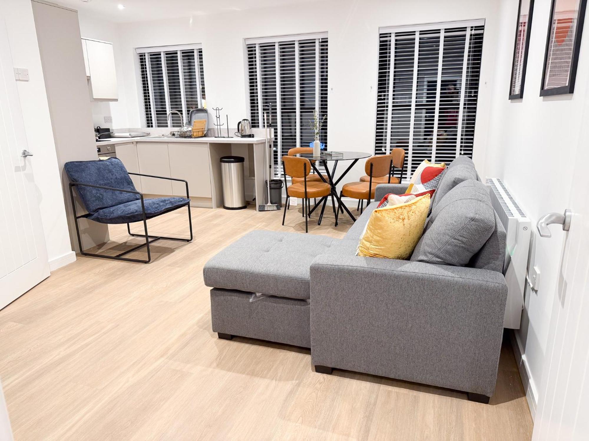 Spacious Modern 1 Bed Apartments In St Neots - Perfect For Contractors & Professionals - Free Parking - Wifi - Fully Equipped Kitchen - Smart Tv Ideal For Work Stays And Long Projects Exteriér fotografie