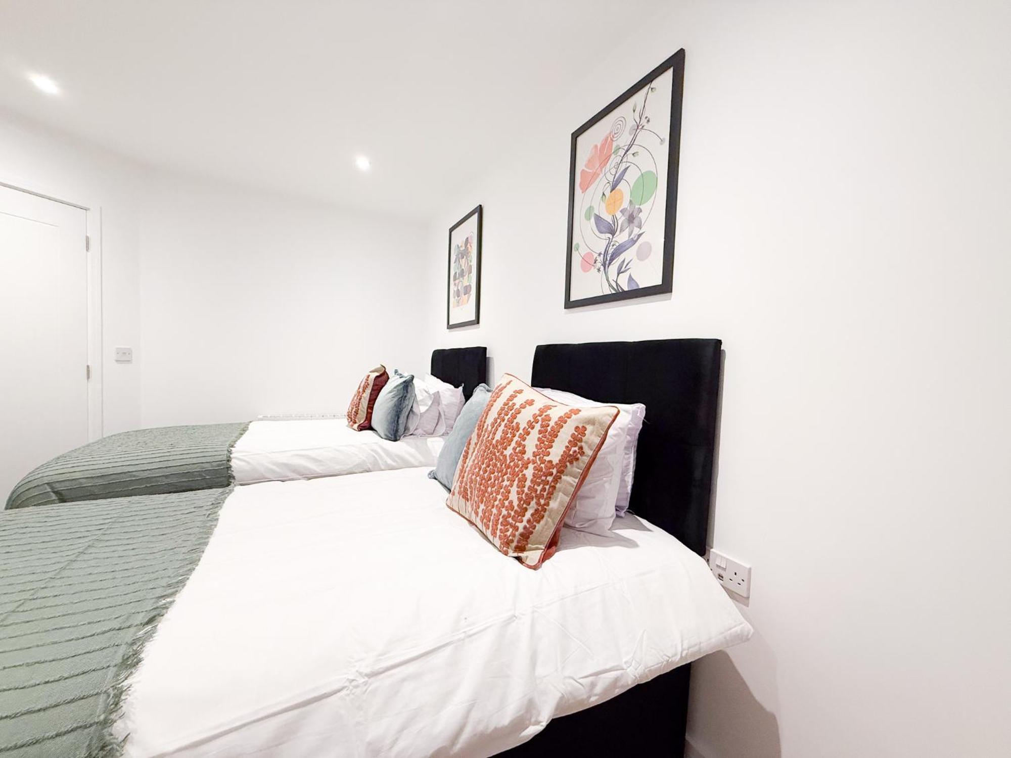 Spacious Modern 1 Bed Apartments In St Neots - Perfect For Contractors & Professionals - Free Parking - Wifi - Fully Equipped Kitchen - Smart Tv Ideal For Work Stays And Long Projects Exteriér fotografie