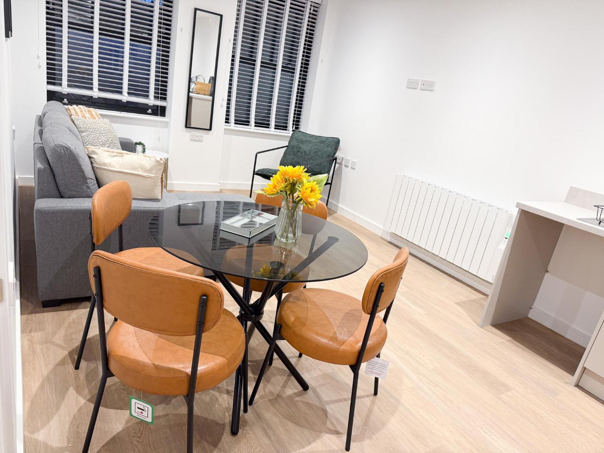 Spacious Modern 1 Bed Apartments In St Neots - Perfect For Contractors & Professionals - Free Parking - Wifi - Fully Equipped Kitchen - Smart Tv Ideal For Work Stays And Long Projects Exteriér fotografie