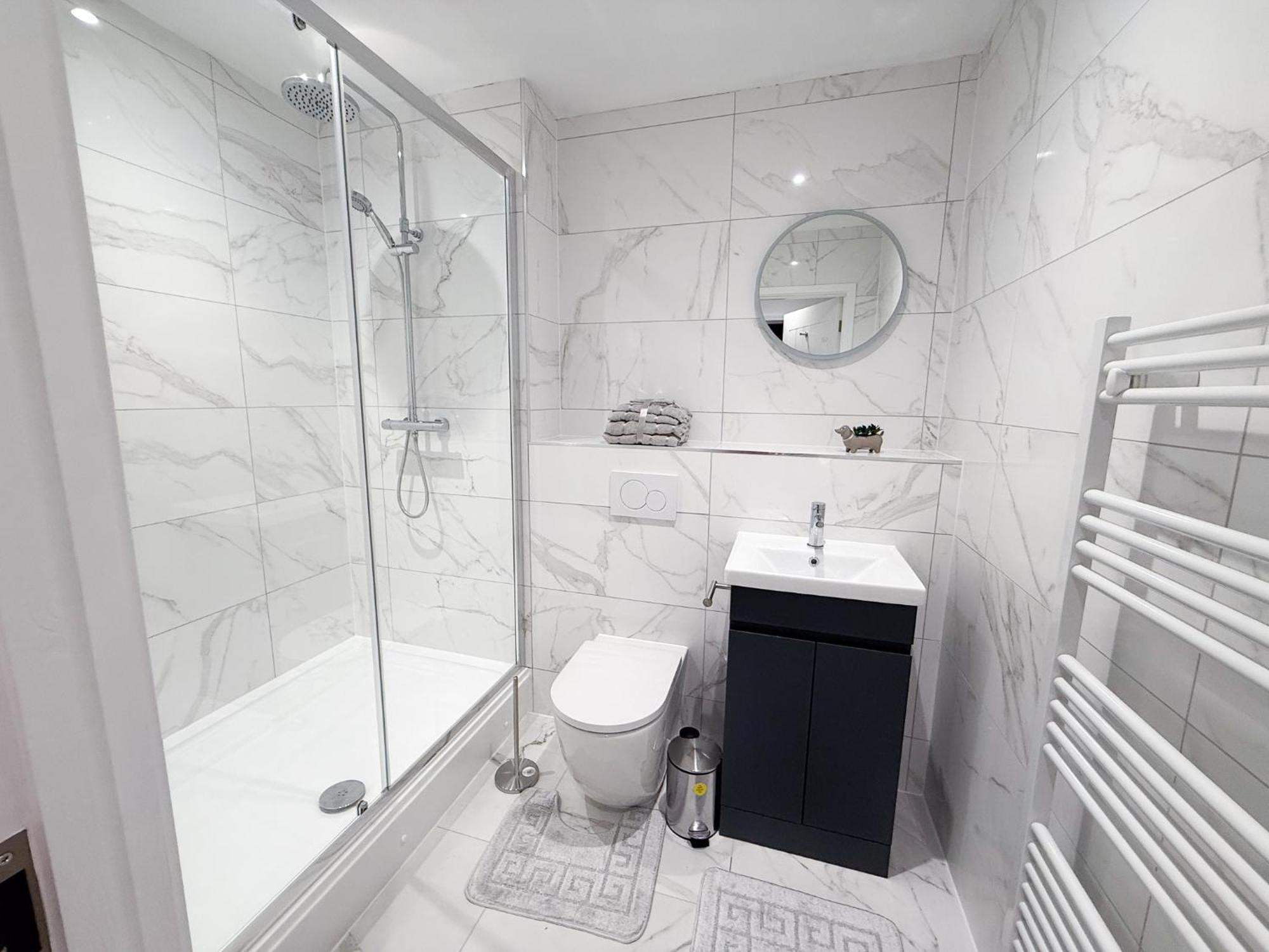 Spacious Modern 1 Bed Apartments In St Neots - Perfect For Contractors & Professionals - Free Parking - Wifi - Fully Equipped Kitchen - Smart Tv Ideal For Work Stays And Long Projects Exteriér fotografie